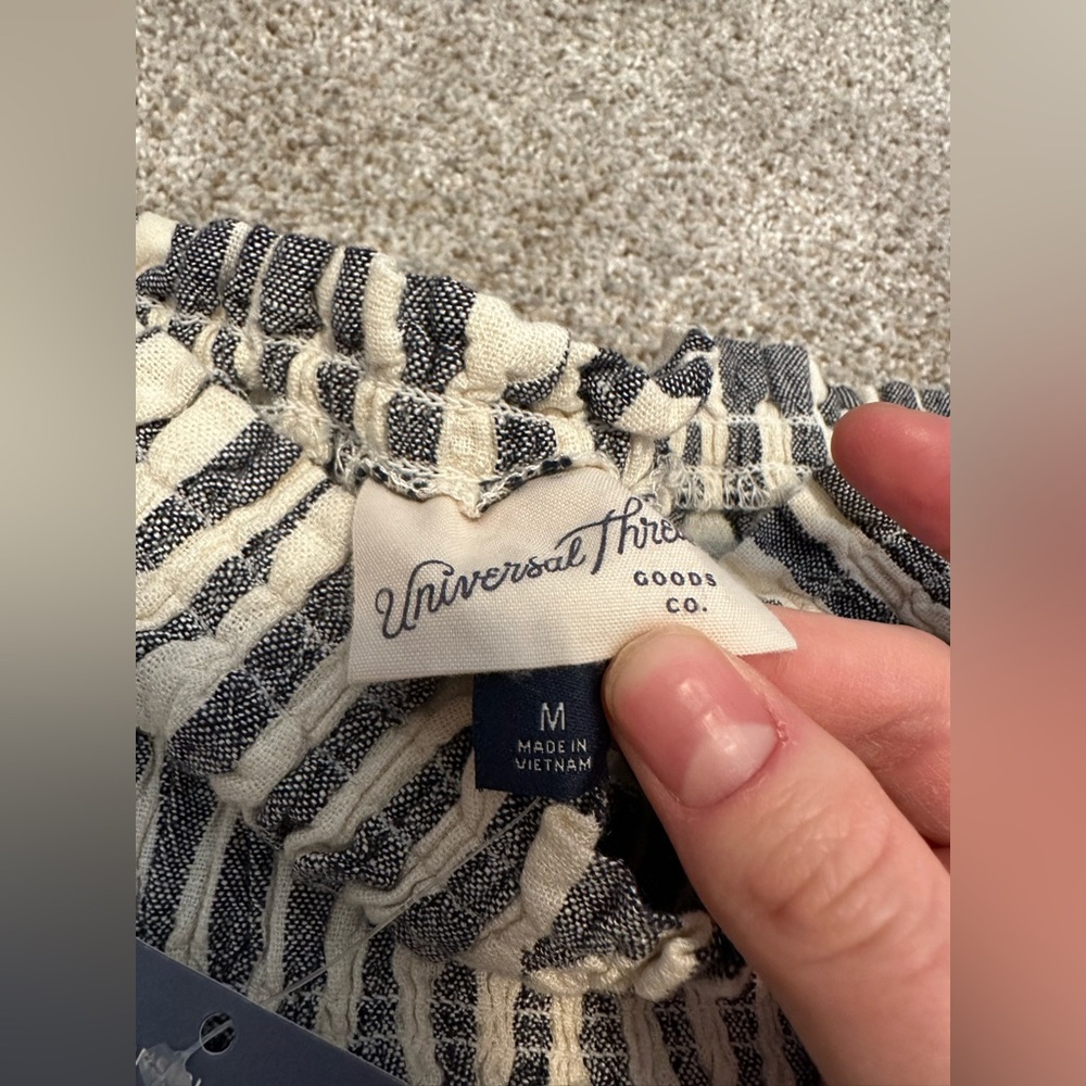 Universal Thread Gray and White Striped Top - Picture 4 of 4